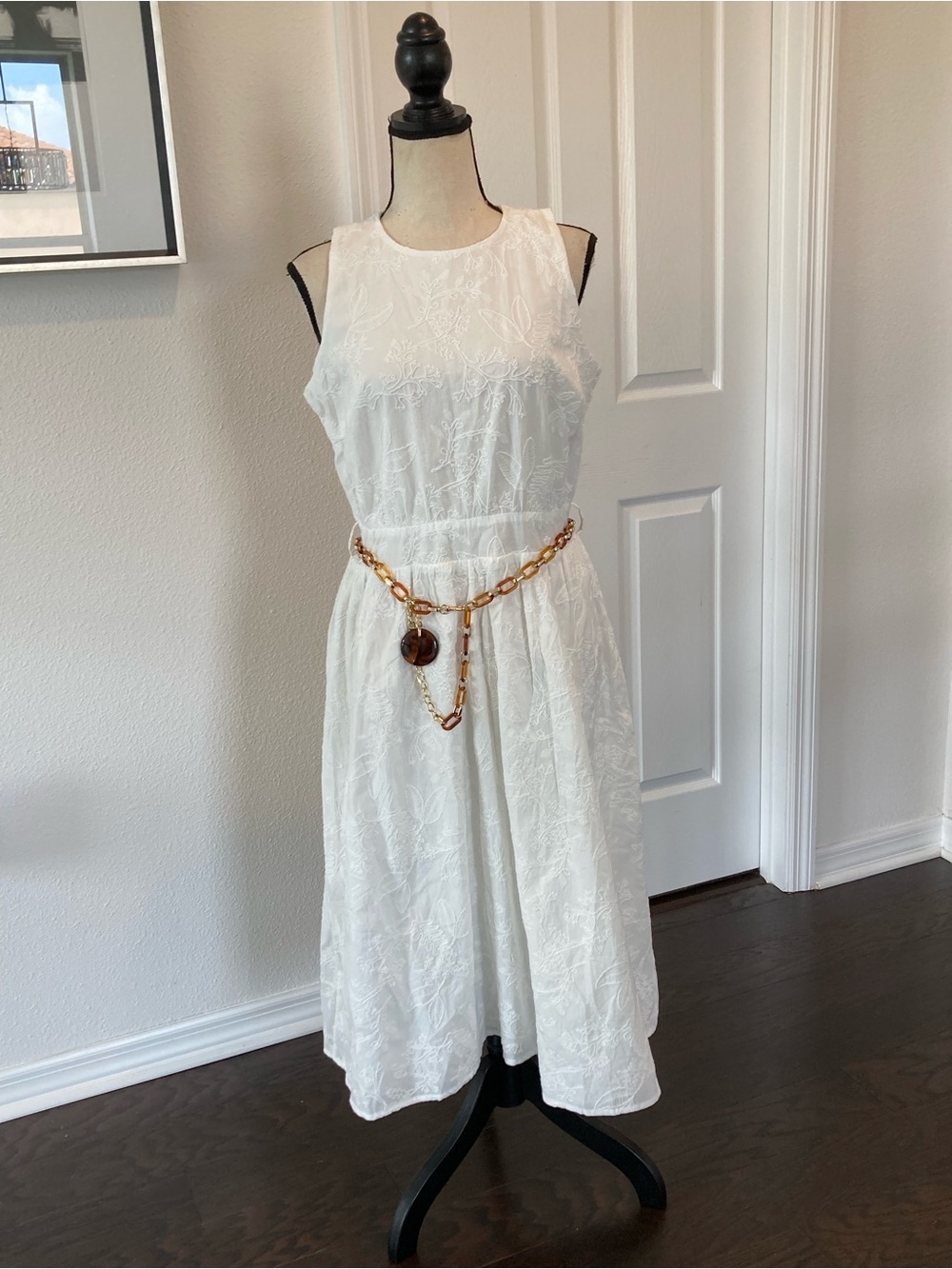 Badgley Mischka White Embroidered Sleeveless Midi Dress